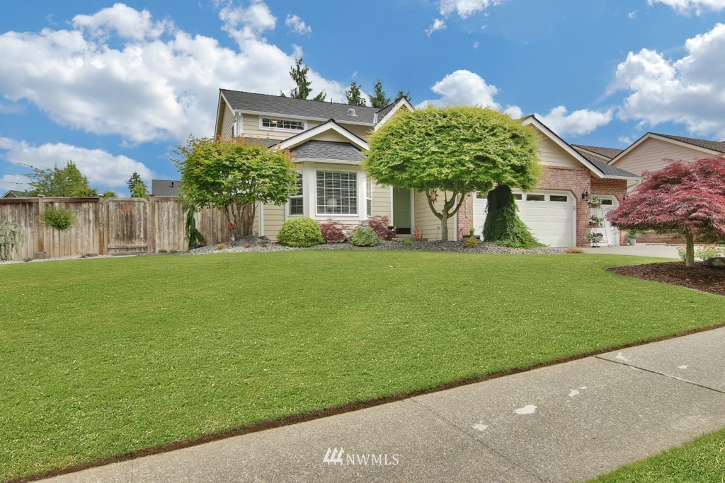 Sold 7509 139th Street Ct E, Puyallup, WA 98373 4 Beds / 2 Full Baths / 1 Half Bath 475,000