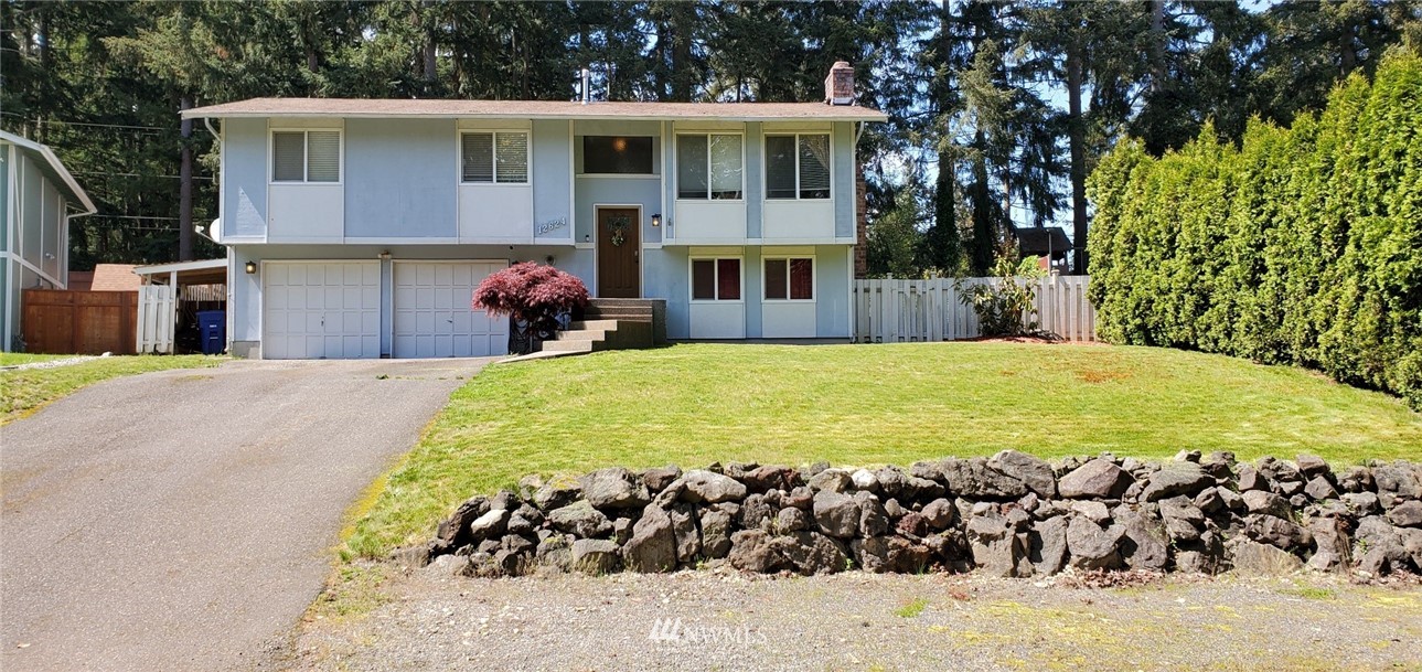 Sold 12624 125th Avenue Ct E, Puyallup, WA 98374 3 Beds / 2 Full Baths / 1 Half Bath 353,000